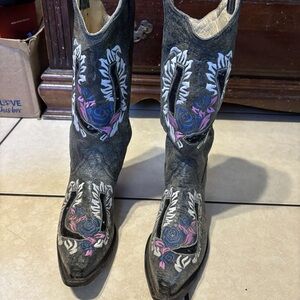 Embroidered Western Cowboy Boots